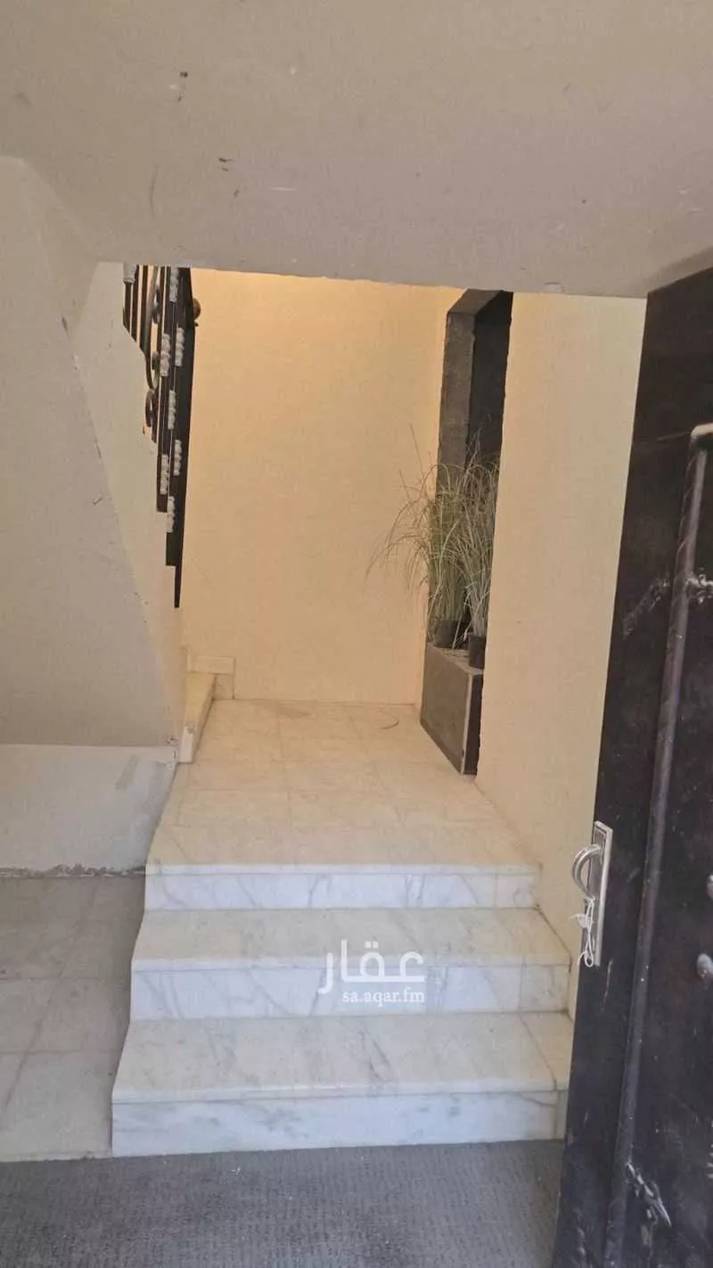 3 bedroom floor in Al Wadi 2