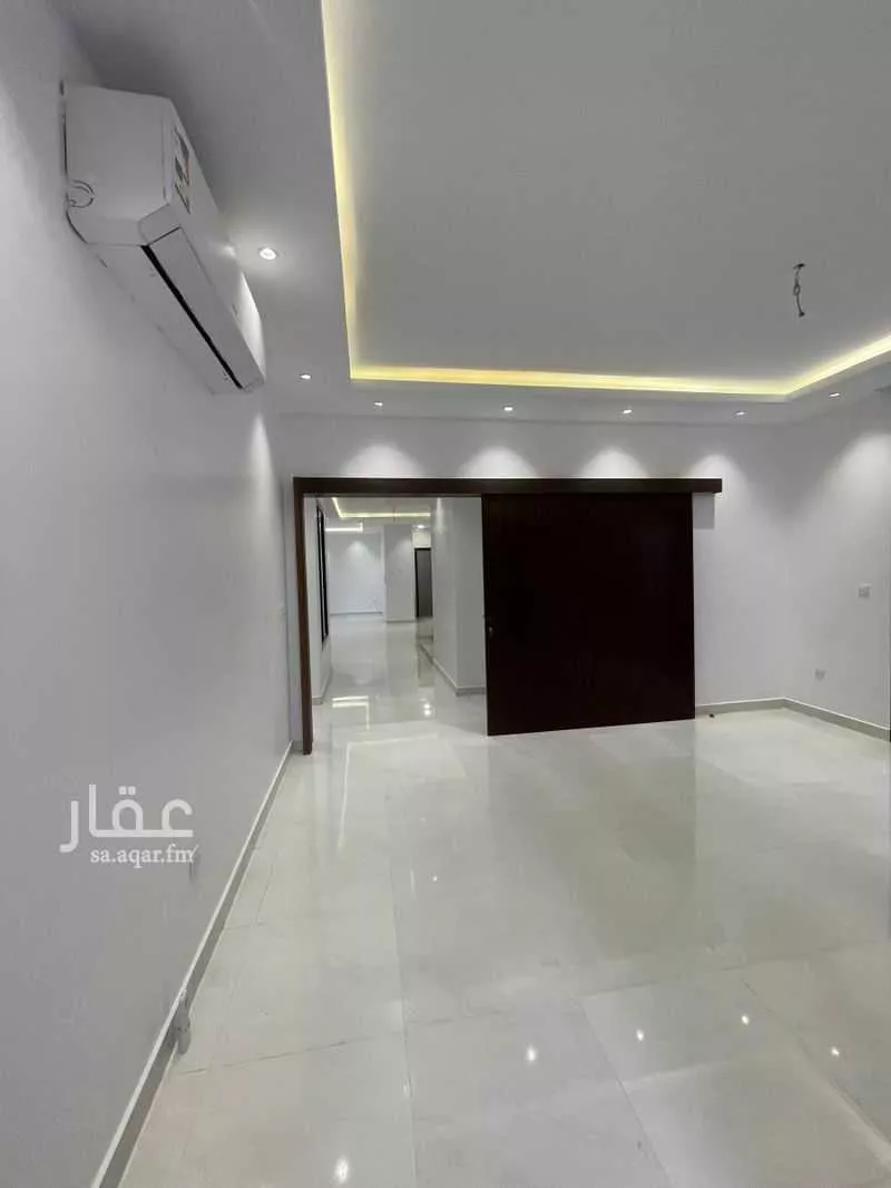 4 bedroom villa in Al Janadriyah 15