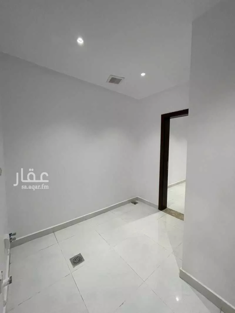 4 bedroom villa in Al Janadriyah 16