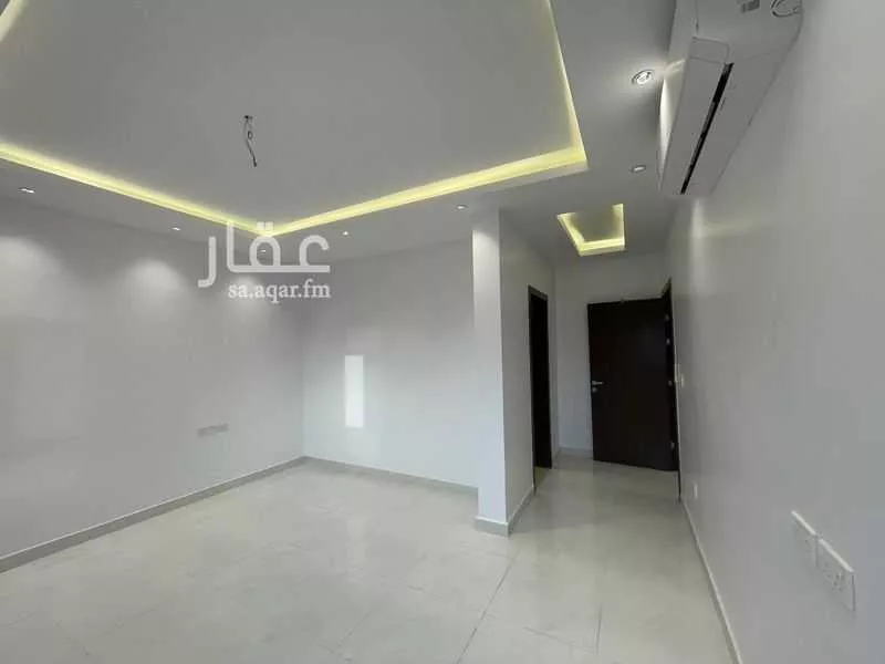 4 bedroom villa in Al Janadriyah 23