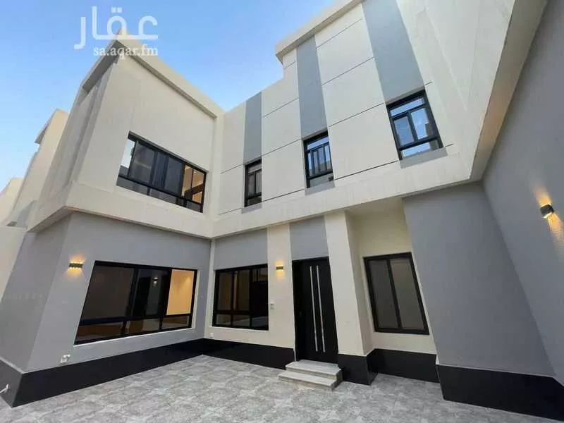 فيلا 4 غرف في الجنادرية 5