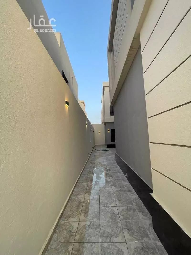 4 bedroom villa in Al Janadriyah 6