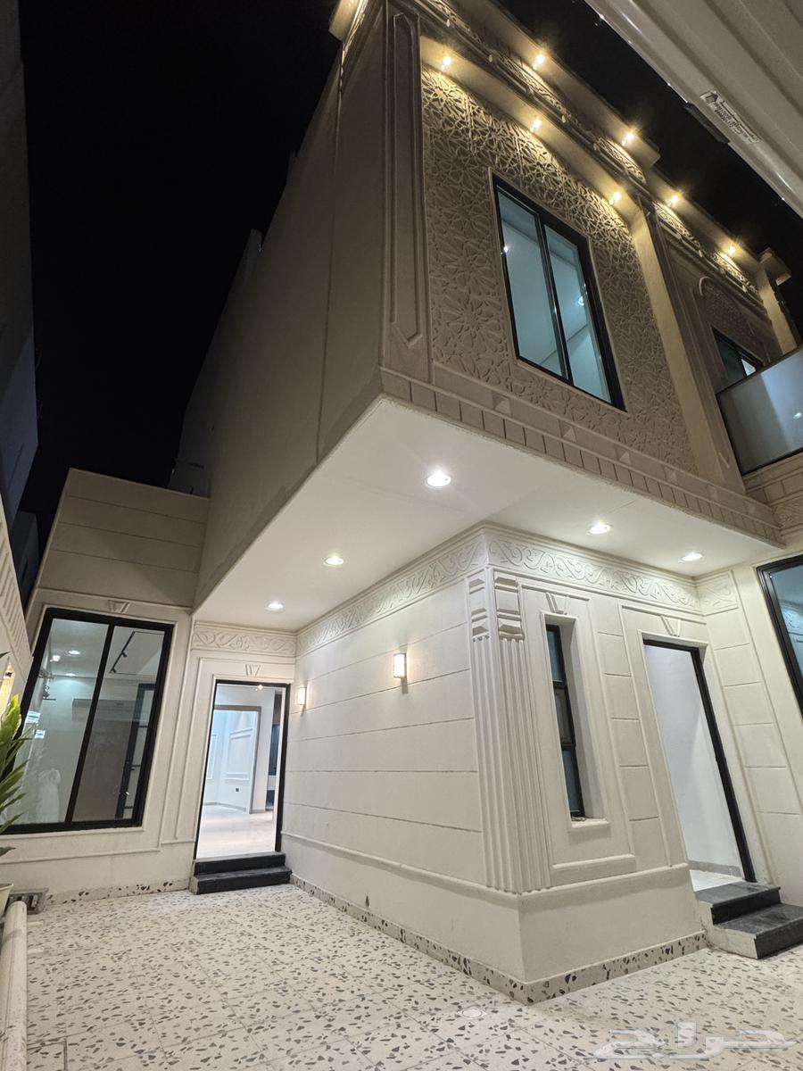 فيلا 7 غرف في ضاحية الملك فهد 3