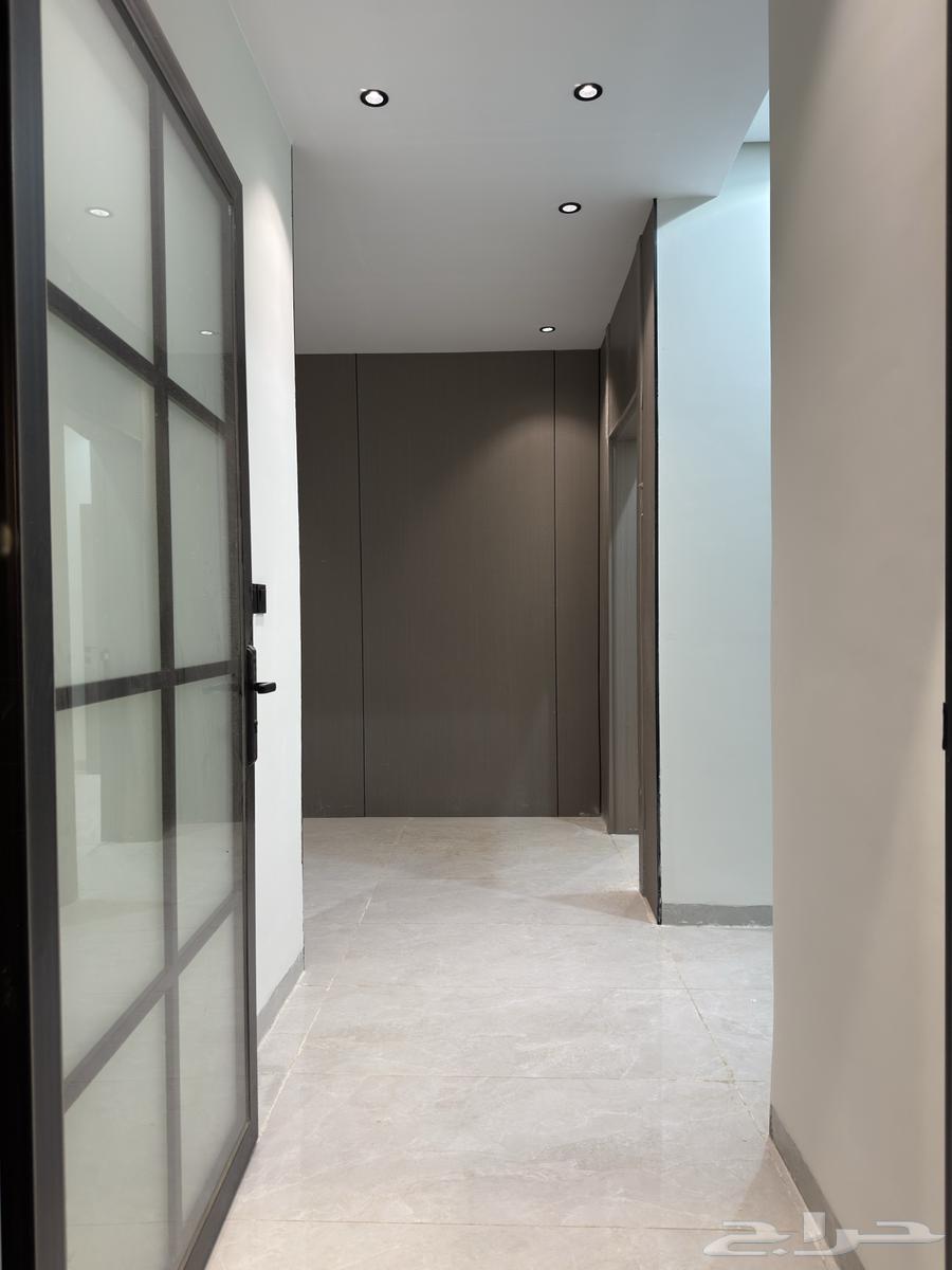 فيلا 7 غرف في ضاحية الملك فهد 5