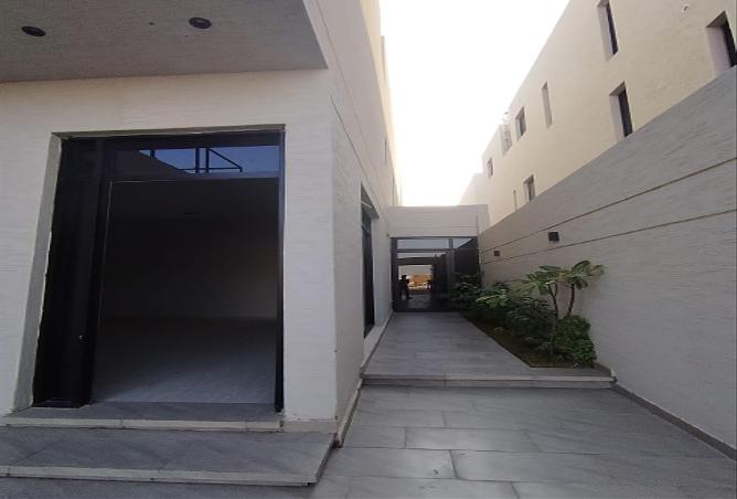 5 bedroom villa in Al Rimal 2