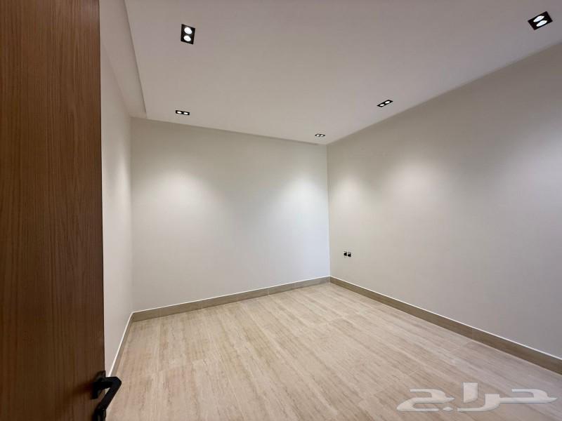 5 bedroom apartment in Al Hazm 5