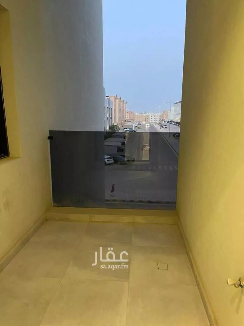 شقة 3 غرف في الملقا 4