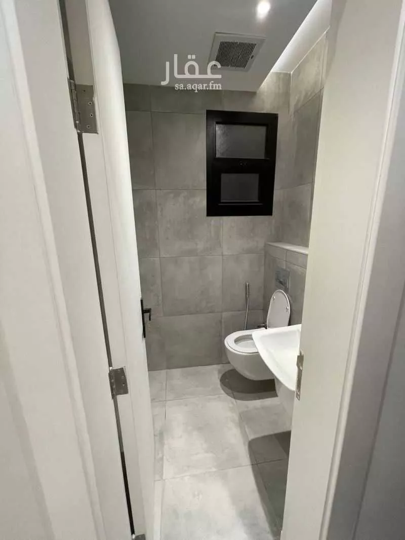 3 bedroom apartment in Al Malqa 7