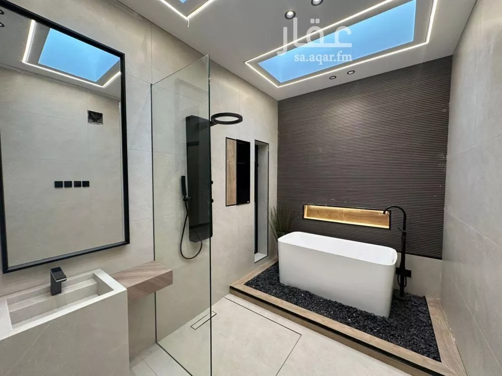 فيلا 6 غرف في الشراع 4