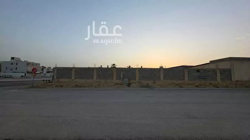 أرض 918 م² في العارض 2