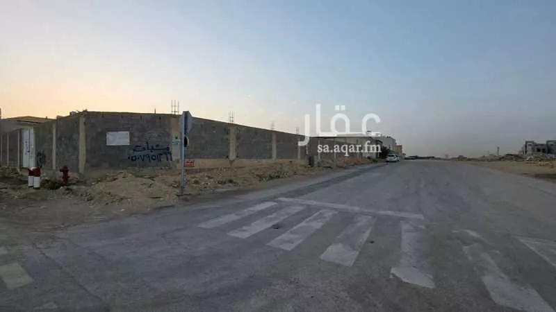 أرض 918 م² في العارض 4