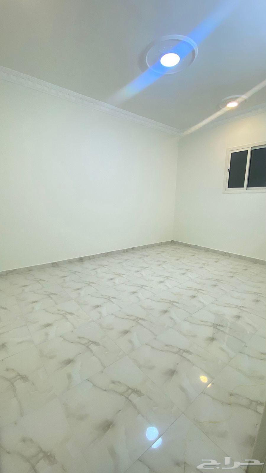 شقة 4 غرف في الرمال 2