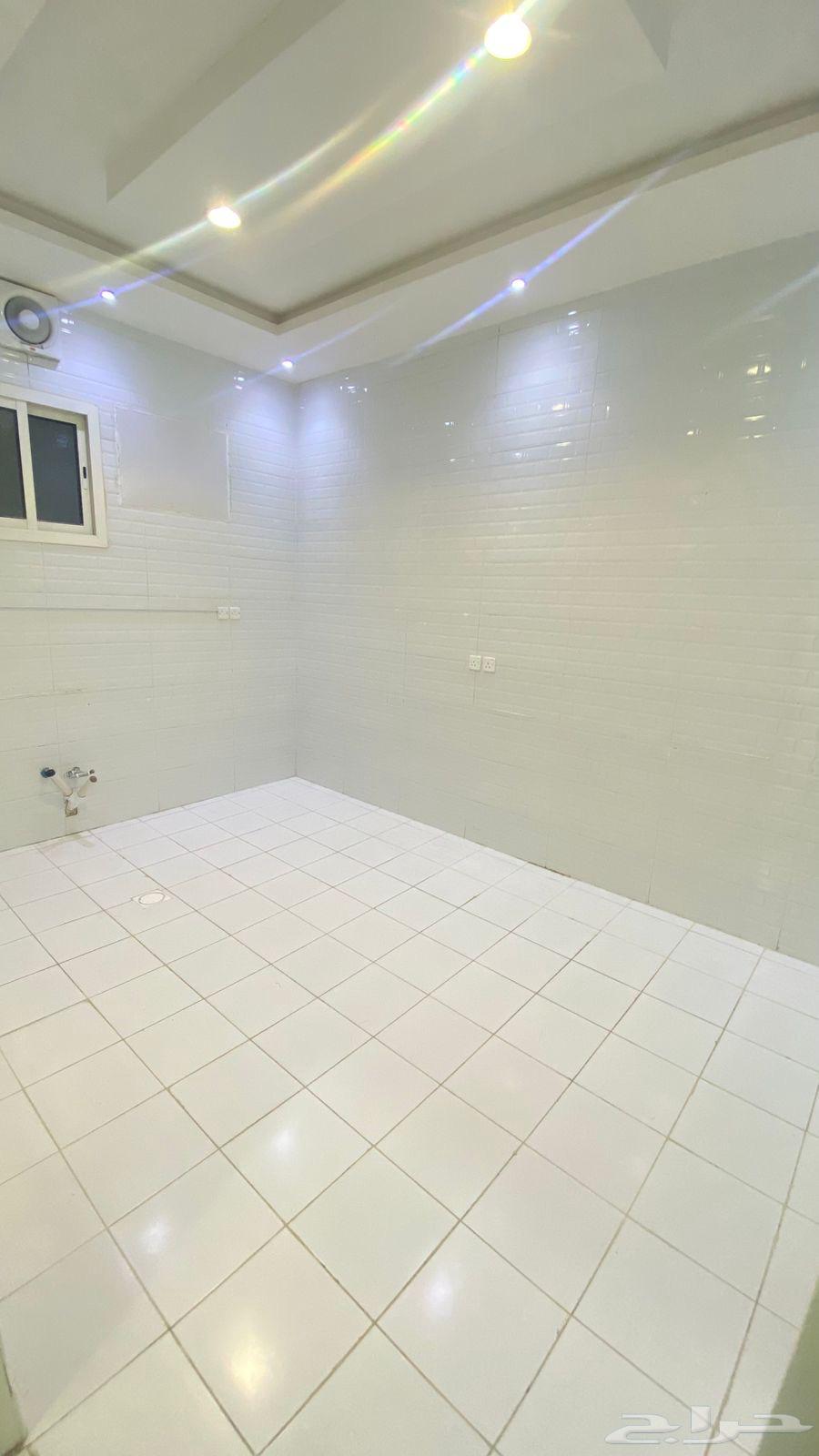 شقة 4 غرف في الرمال 5