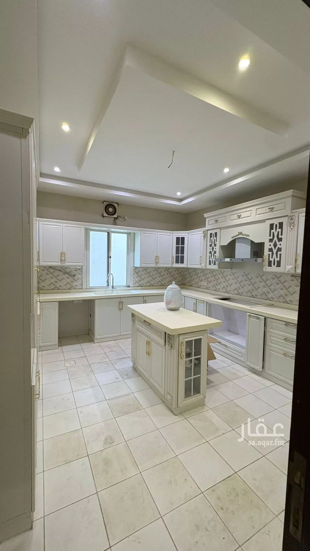 شقة 5 غرف في الواحة 5