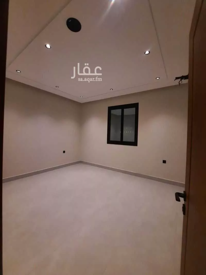 شقة 4 غرف في النزهة 4