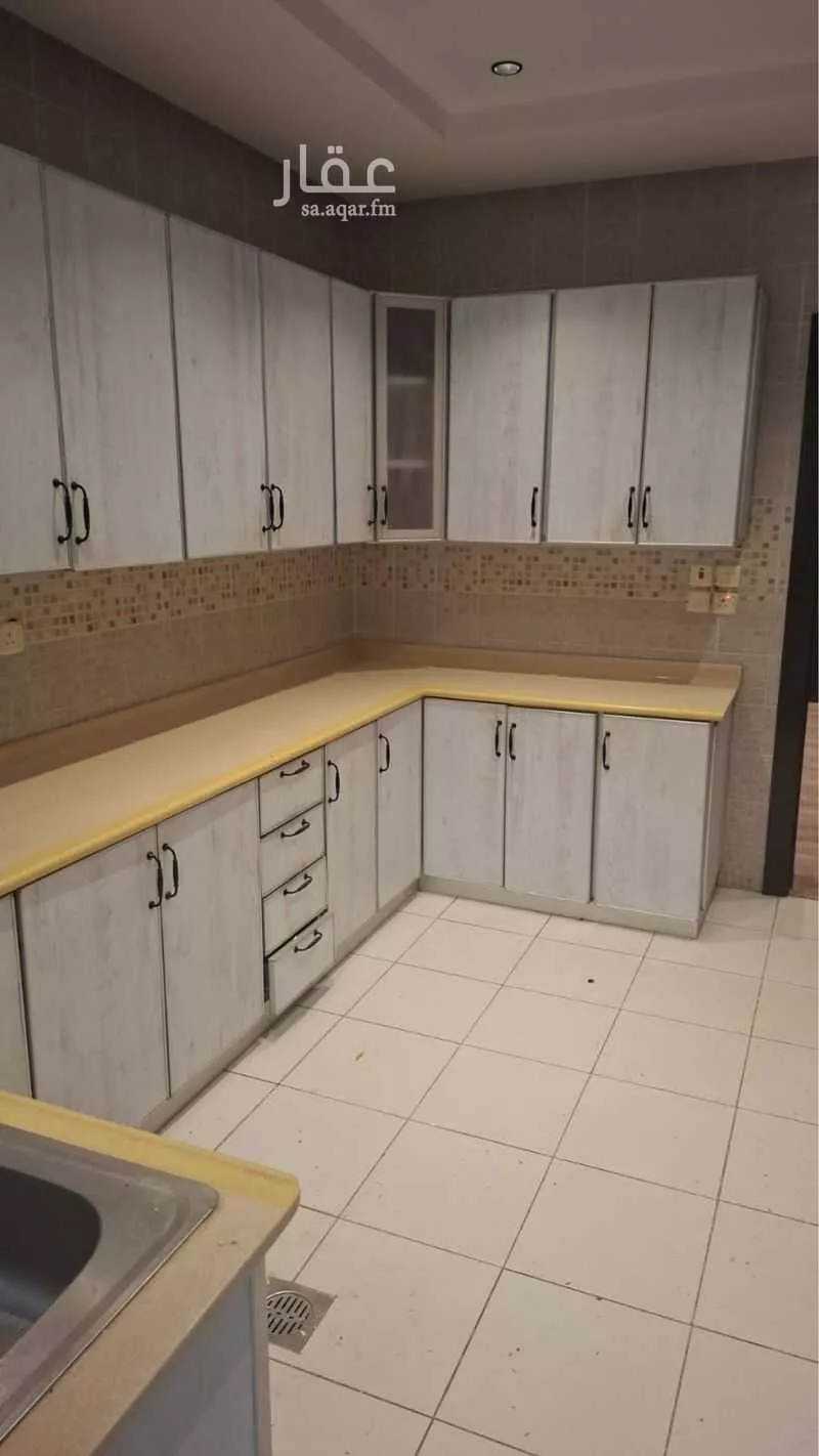 3 bedroom floor in Al Yasmin 2
