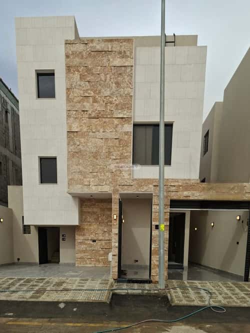 5 bedroom floor in Al Janadriyah 9