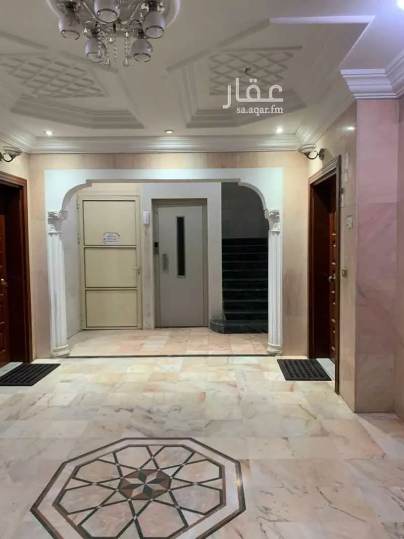 5 bedroom apartment in Al Rabwa 1