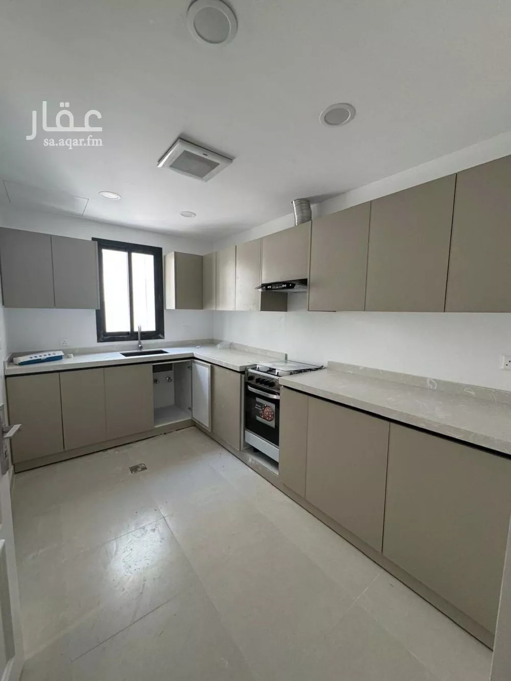 5 bedroom apartment in Irqah 2