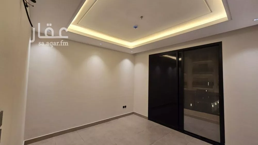 3 bedroom apartment in Al Khaleej 6