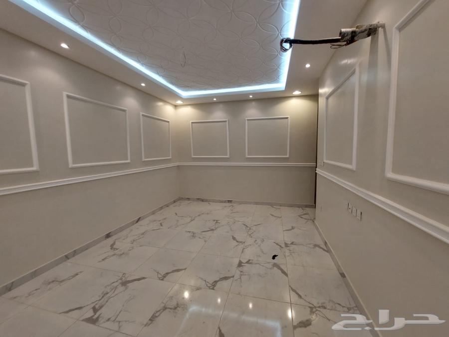 شقة 5 غرف في النور 4