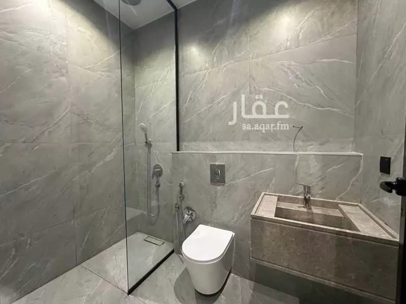 فيلا 6 غرف في العارض 3