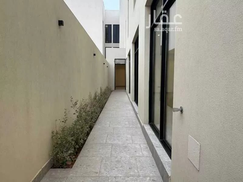 فيلا 6 غرف في العارض 4