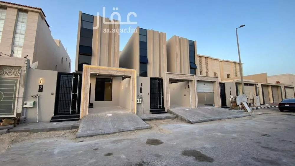 فيلا 7 غرف في العقيق 5