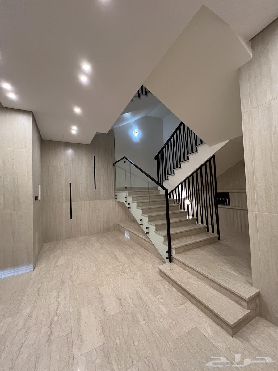 شقة 5 غرف في الملك فهد 1