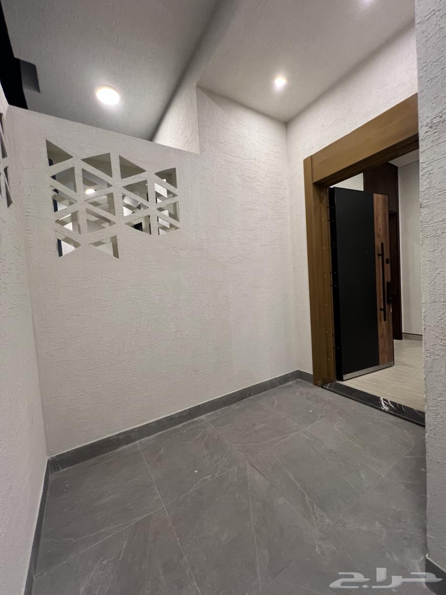 شقة 5 غرف في الملك فهد 3