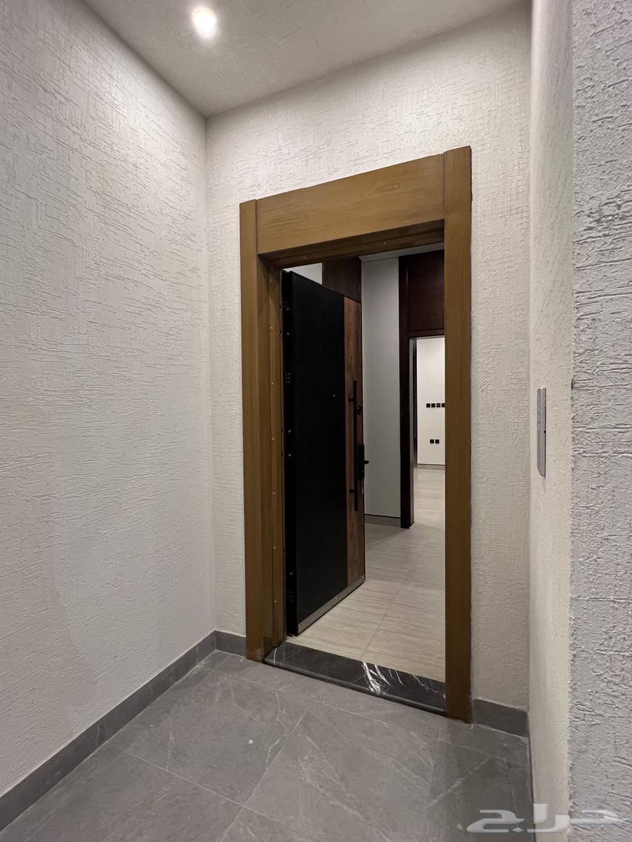 شقة 5 غرف في الملك فهد 4