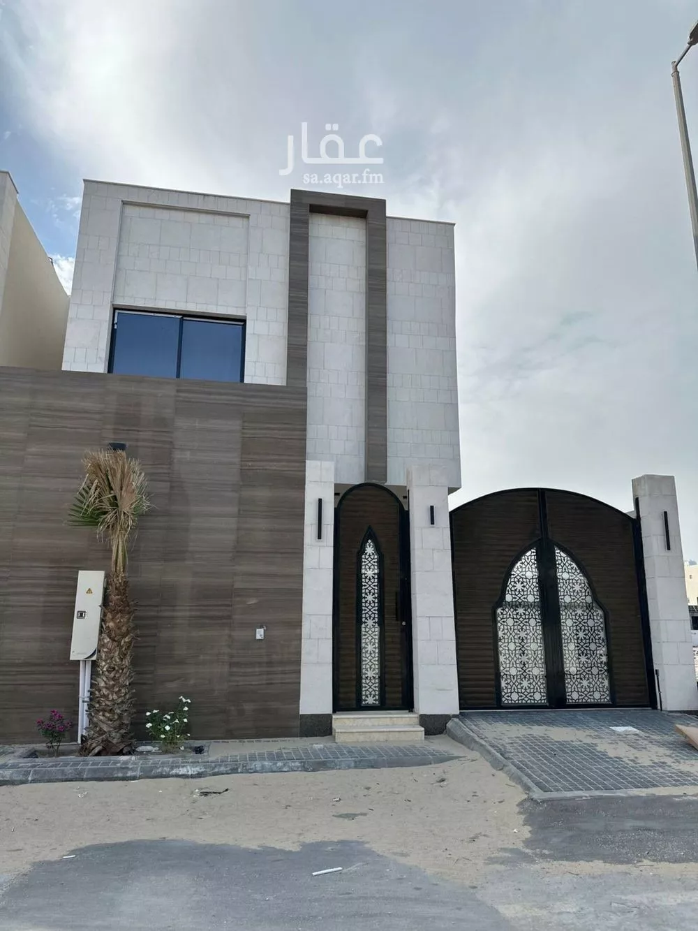 فيلا 8 غرف في الشرق 3