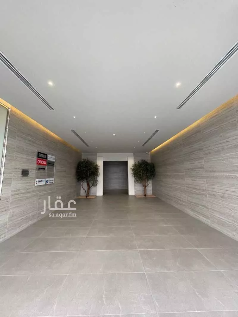مكتب 900 م² في العقيق 2