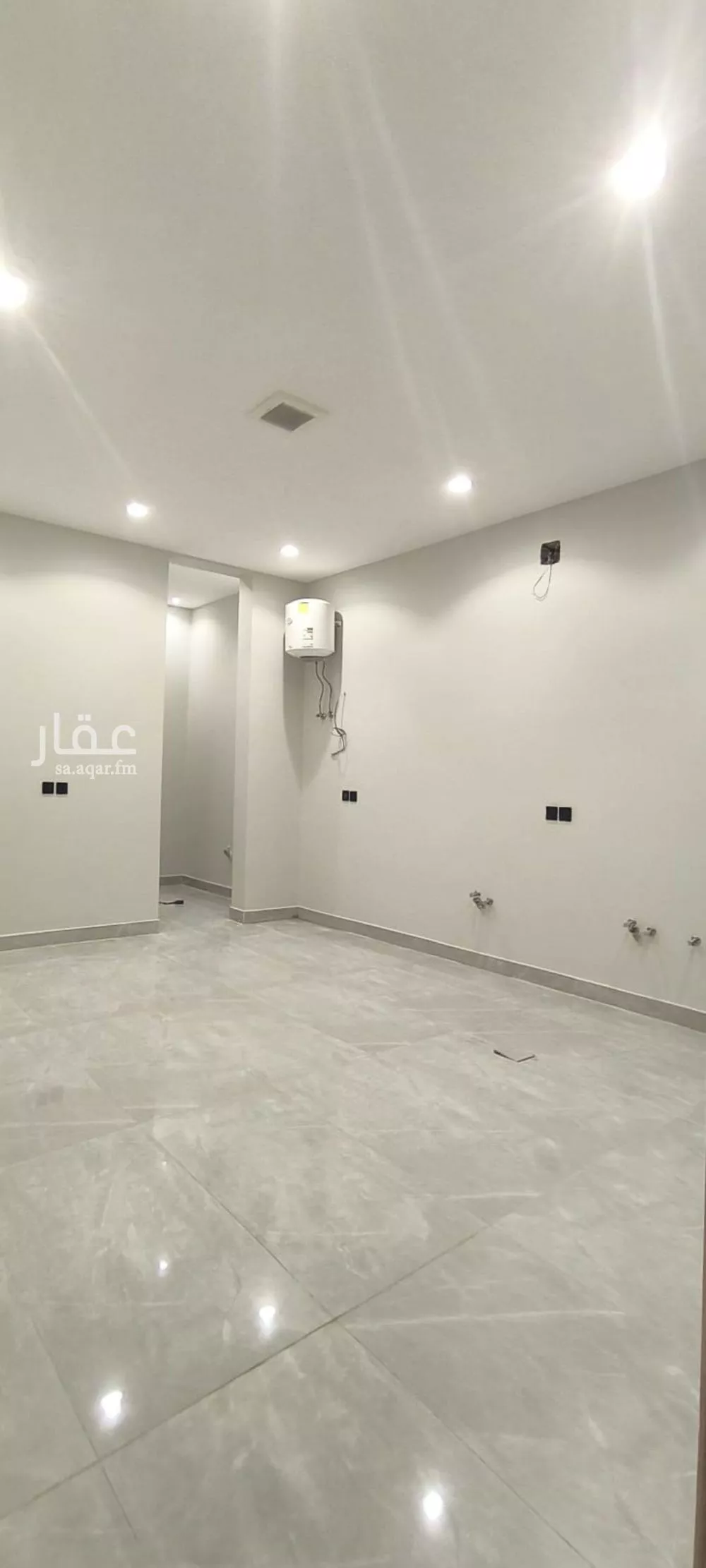 فيلا 5 غرف في الجنادرية 9