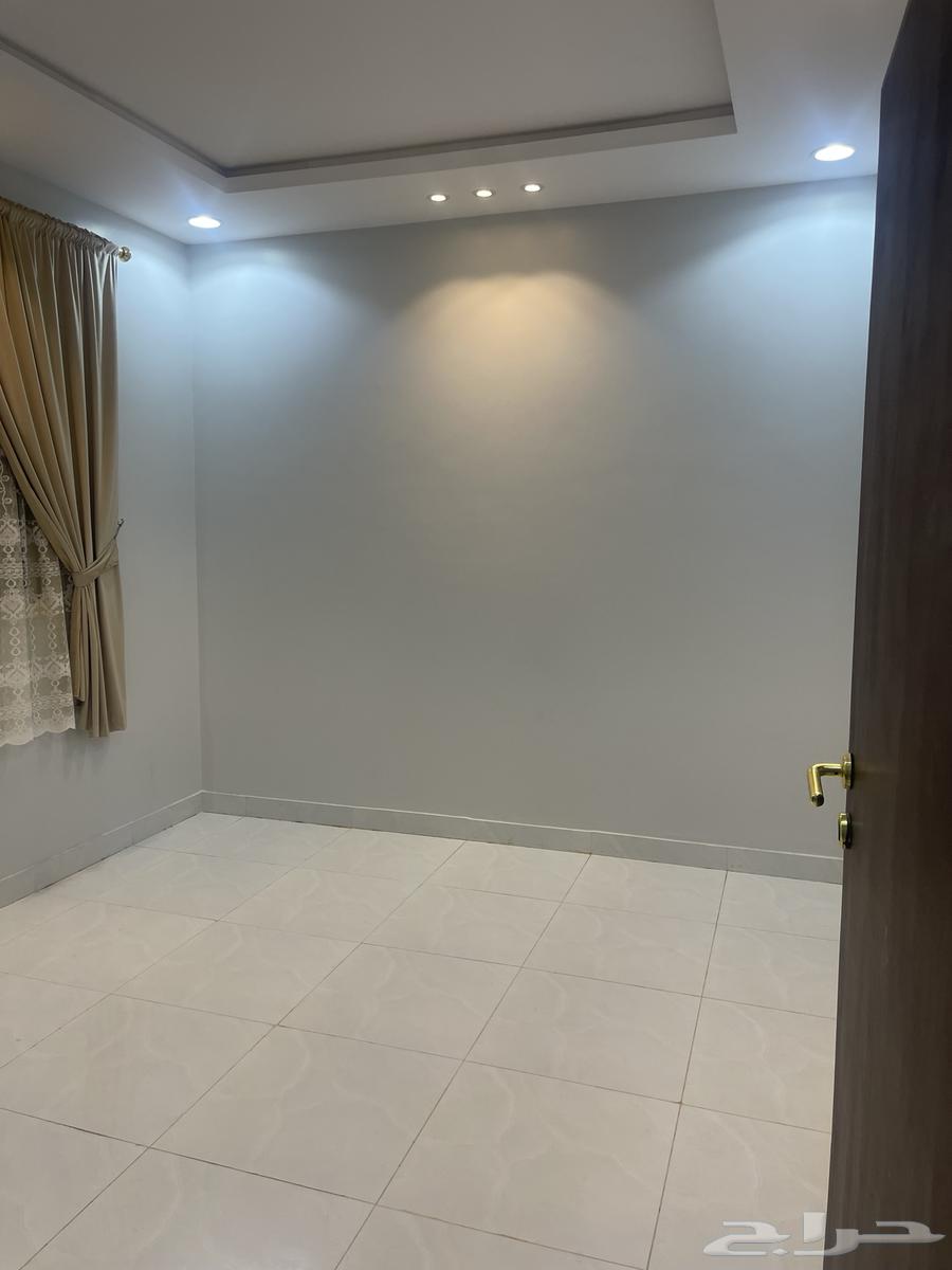 شقة 3 غرف في الرمال 1