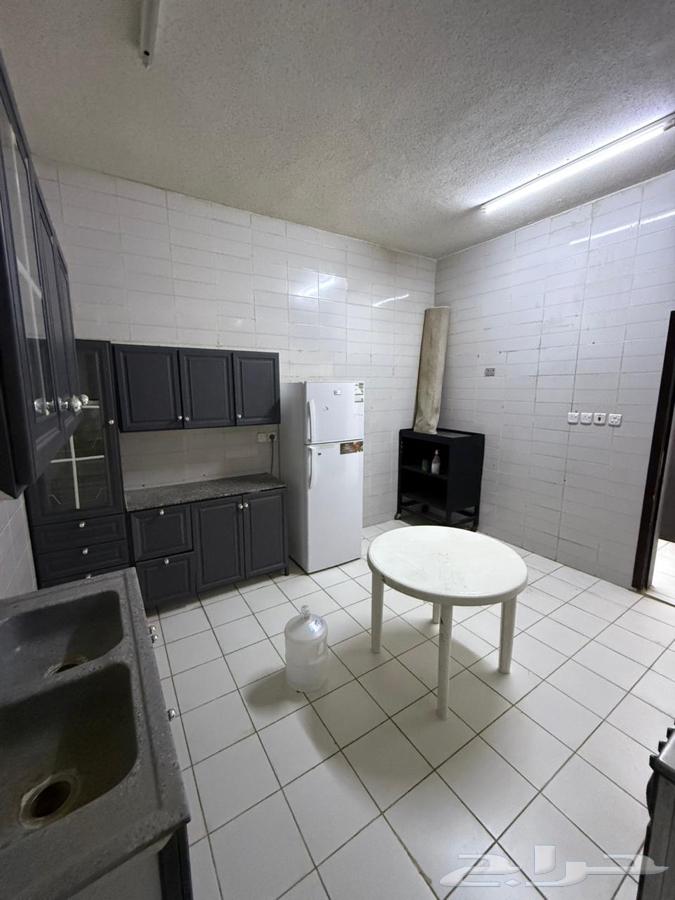 شقة 3 غرف في الرمال 4