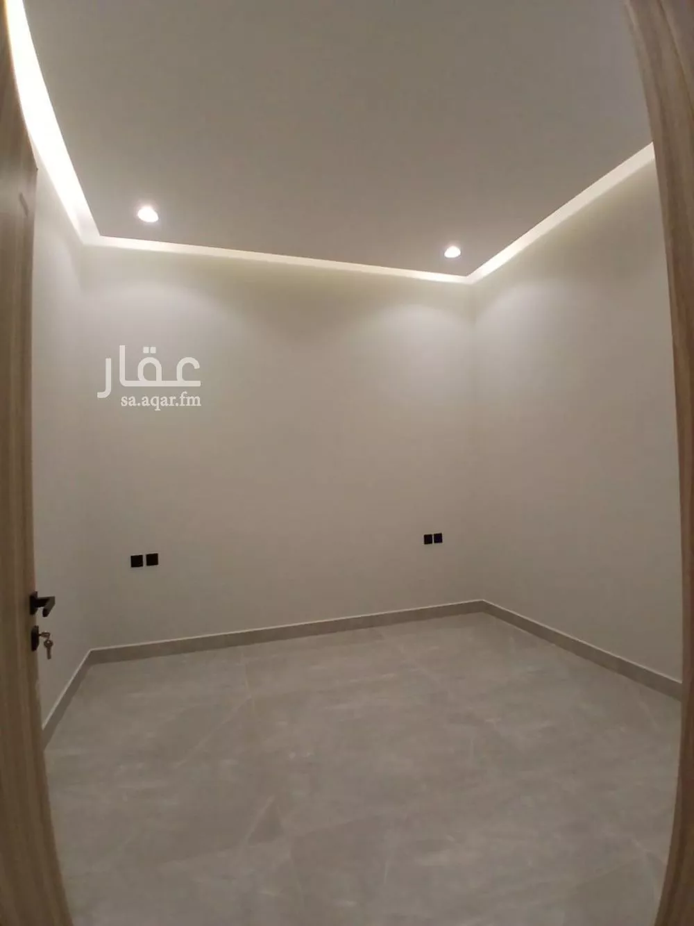 فيلا 5 غرف في الجنادرية 9