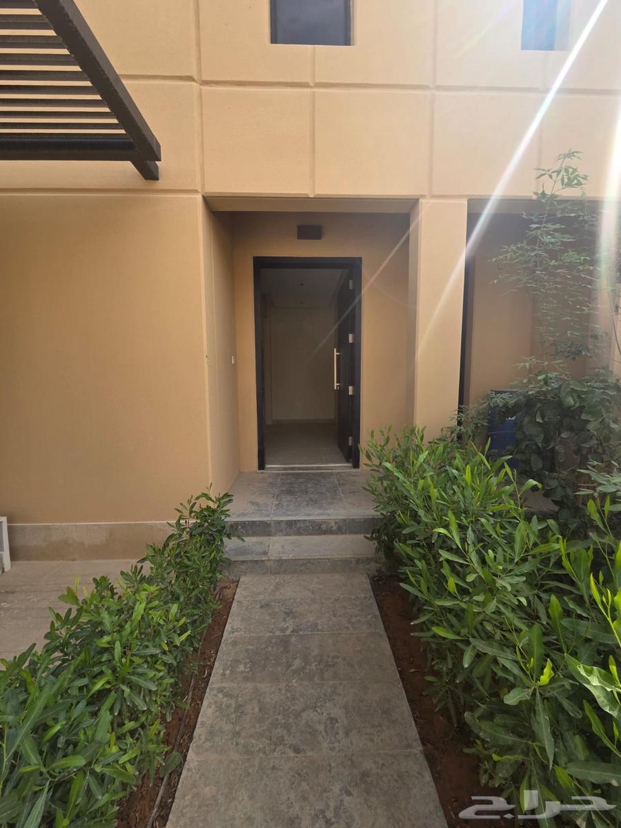 فيلا 6 غرف في المونسية 3