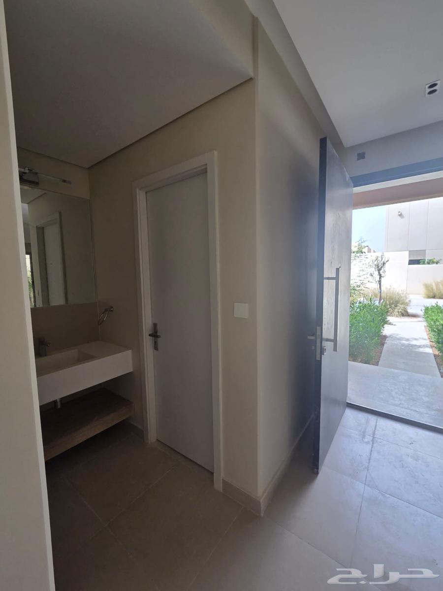 فيلا 6 غرف في المونسية 5