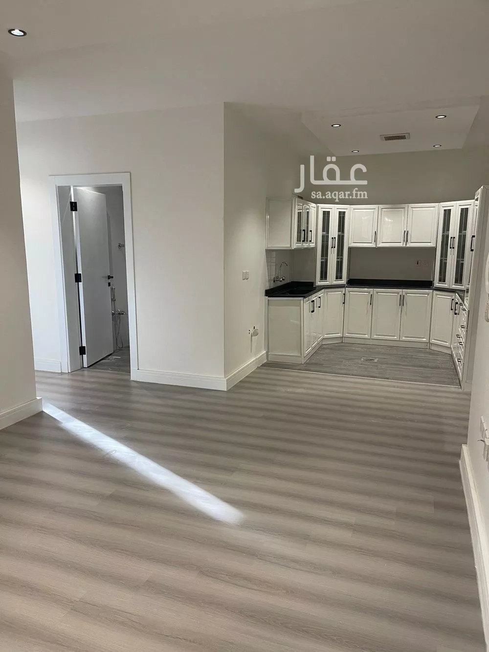 شقة 3 غرف في الملقا 5