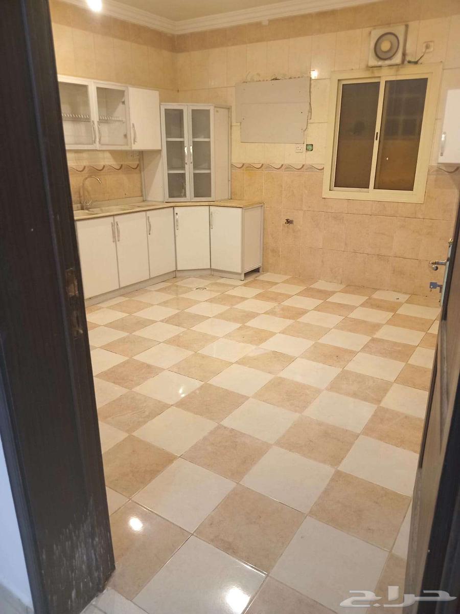 شقة 3 غرف في الريان 3