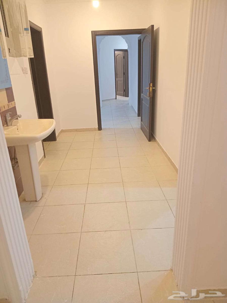 شقة 3 غرف في الريان 4