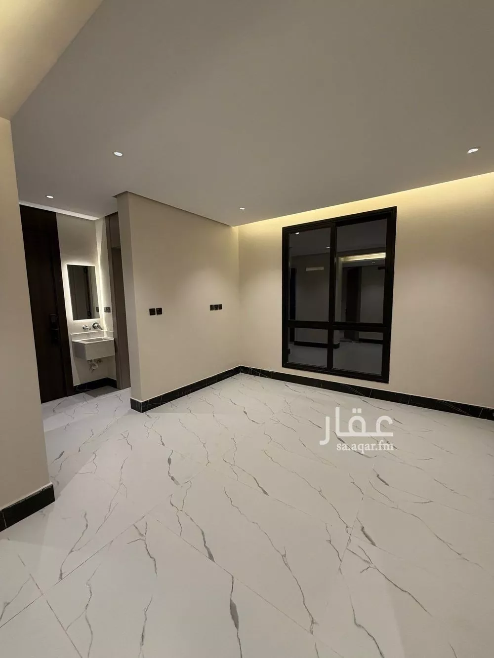 5 bedroom apartment in Ash Shati Al Gharbi 1