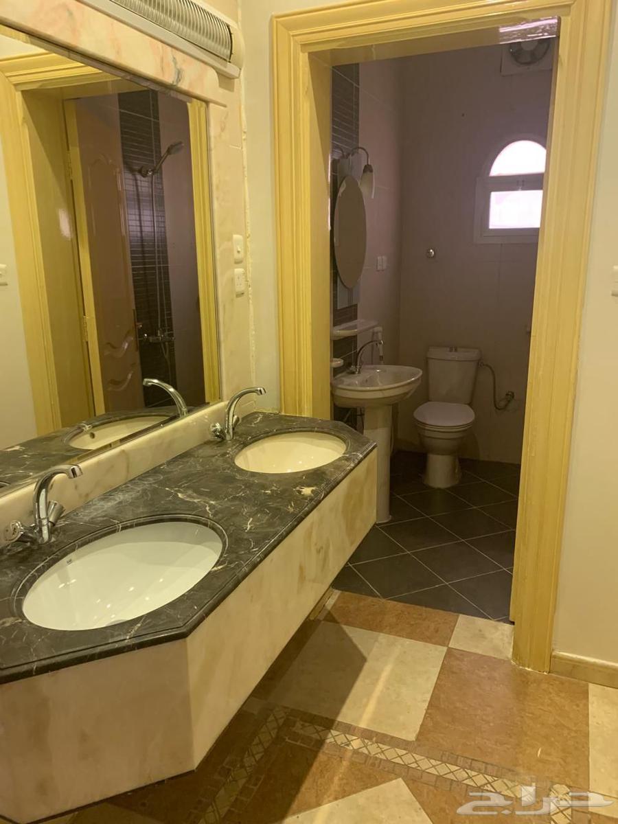 فيلا 7 غرف في المروة 5