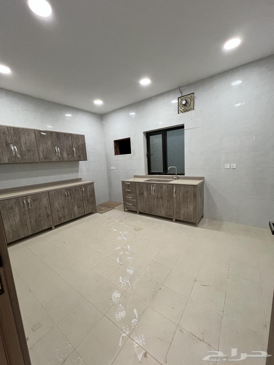 شقة 4 غرف في الحفيرة 4