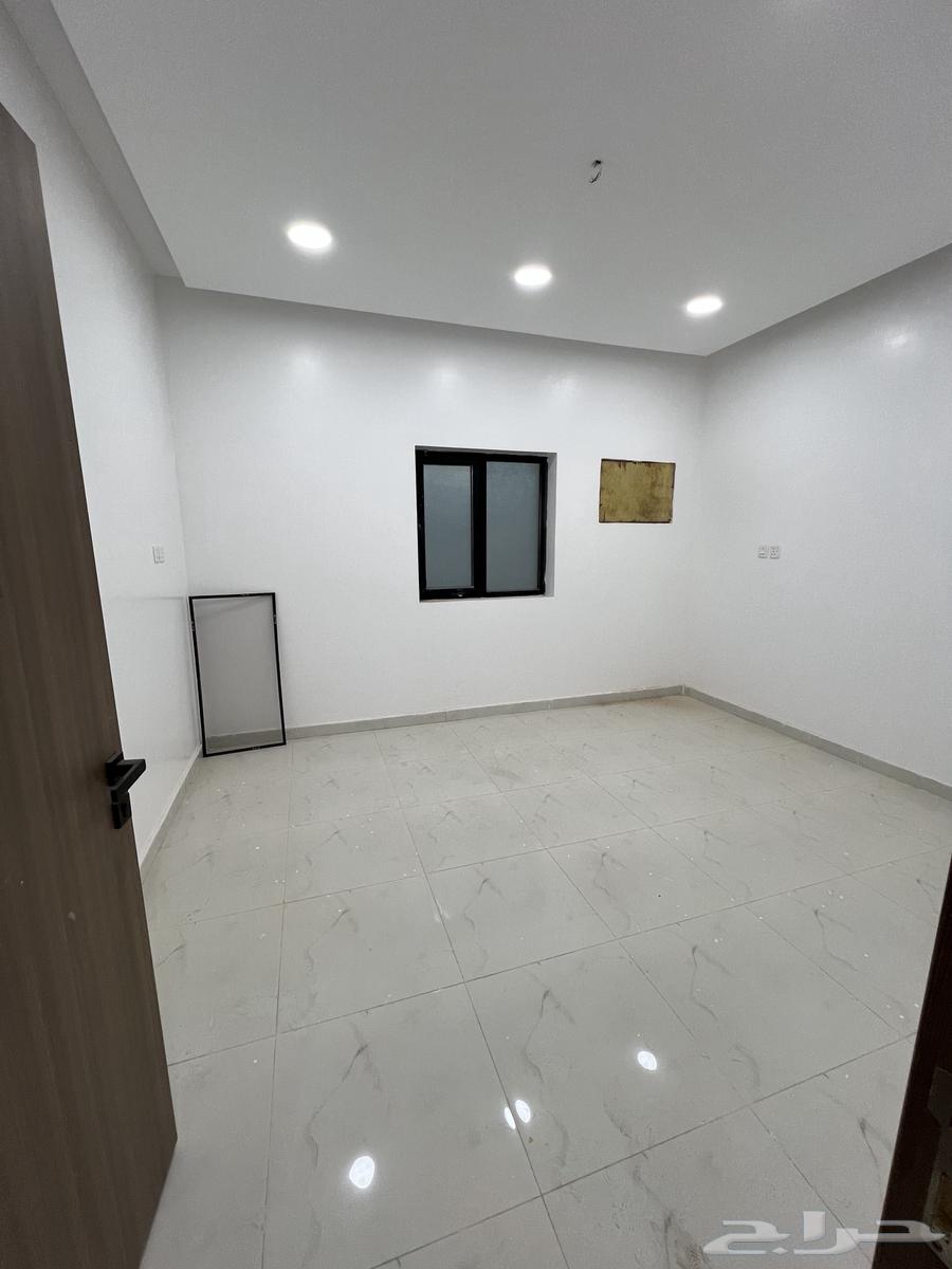 شقة 4 غرف في الحفيرة 5