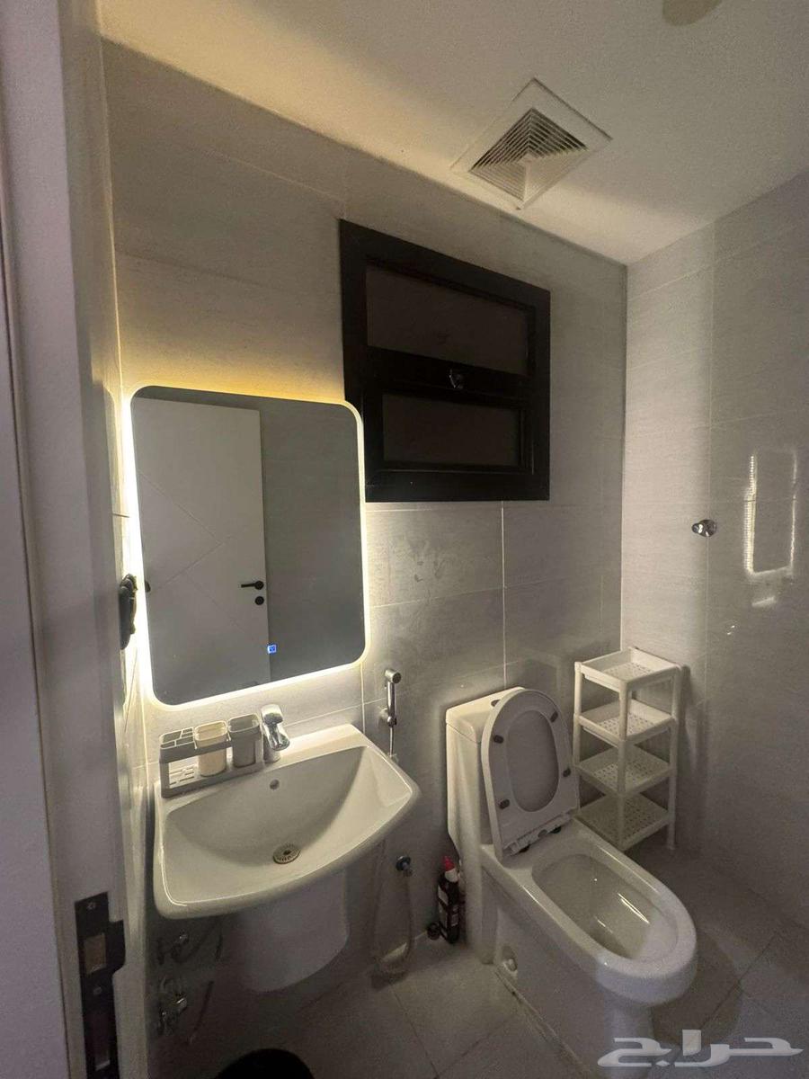 شقة 3 غرف في الحمرا 4