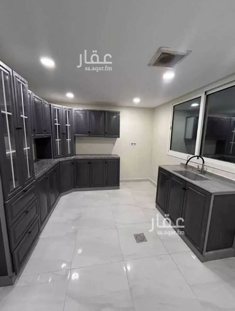 فيلا 9 غرف في الشرق 4