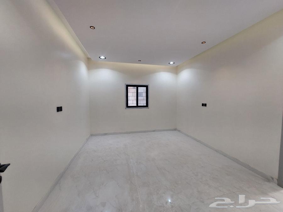 شقة 6 غرف في احد 4