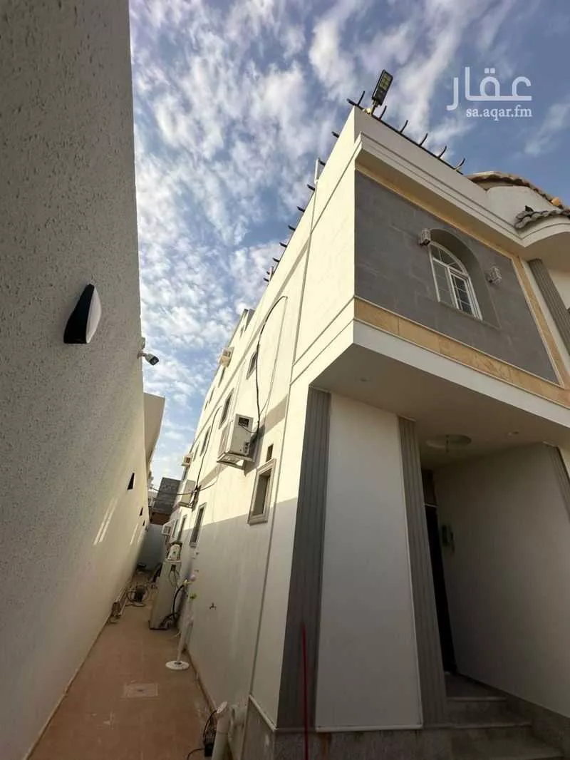 شقة 9 غرف في الزمرد 2